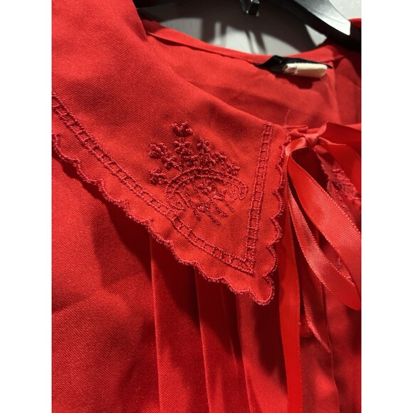 1951 Vintage Romantic Red Blouse Peter Pan Collar Embroidered Bow USA Women’s L - Picture 3 of 8